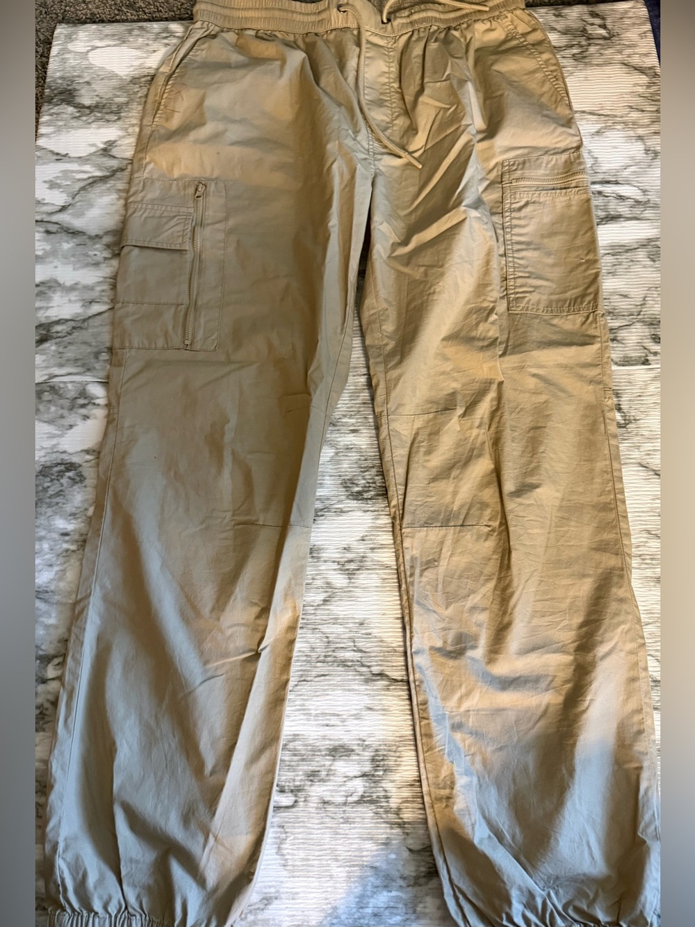 ⭐️3/$20 NWT women’s  Cargo Jogger utility Pants in Tan size XL